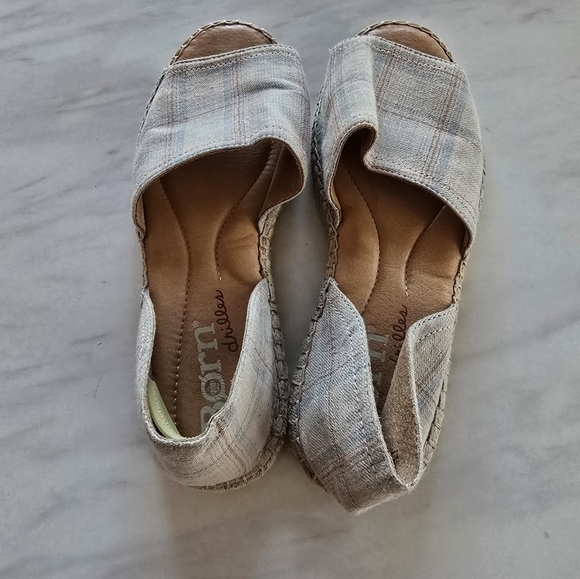 Born Seak Espadrilles Slip On Sz 8M Women Taupe Beige Fabric D'orsay Shoes - Picture 7 of 14